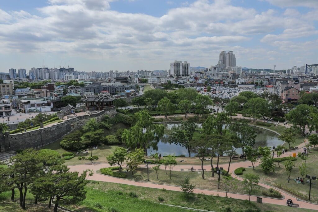 suwon hwaseong fortress, world heritage-resistant, for smoking